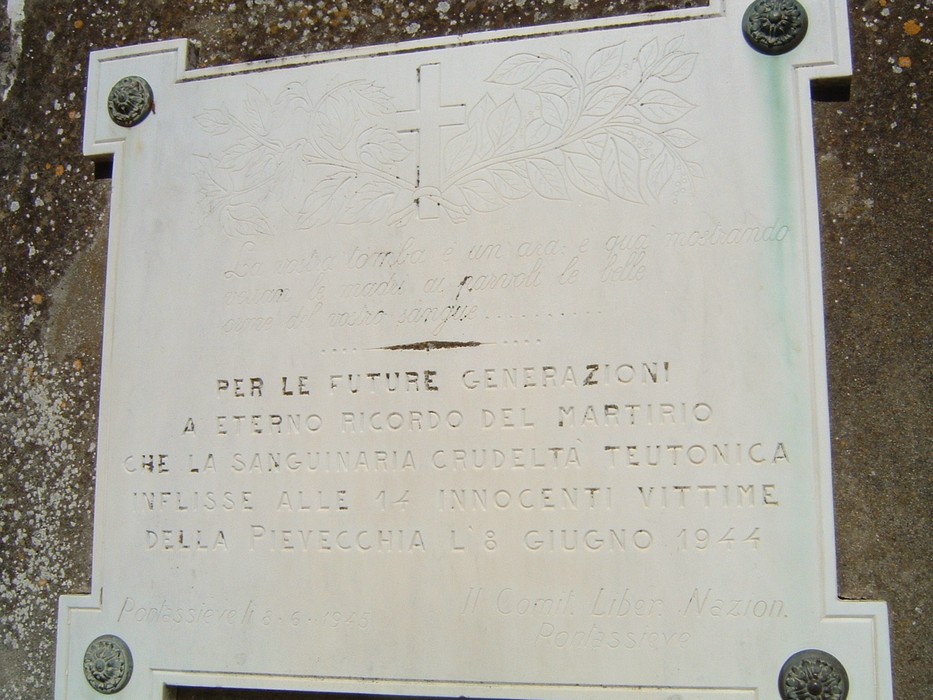 Lapide commemorativa che ricorda le vittime del martirio di Pievecchia avvenuto nel giugno 1944.