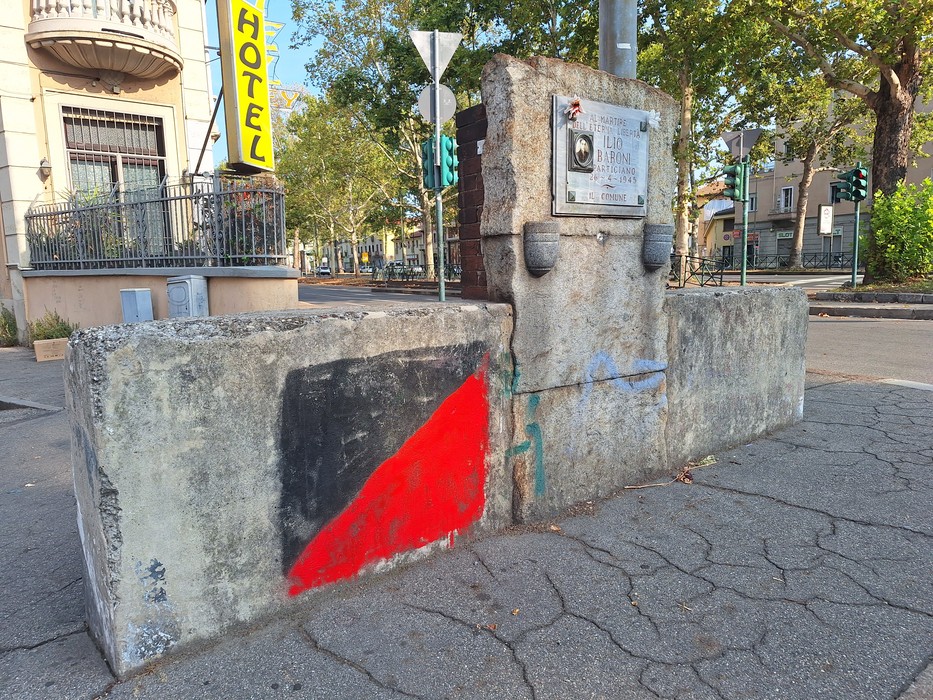 Lapide a Baroni, Comune di Torino (TO), foto 3