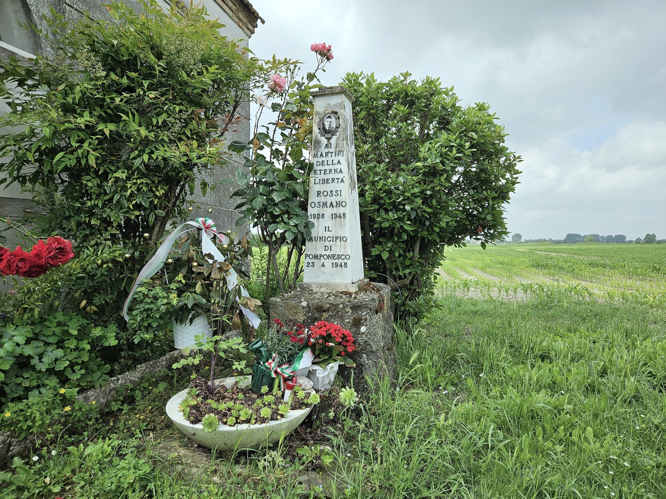 Cippo a Rossi, Comune di Pomponesco (MN), foto 1