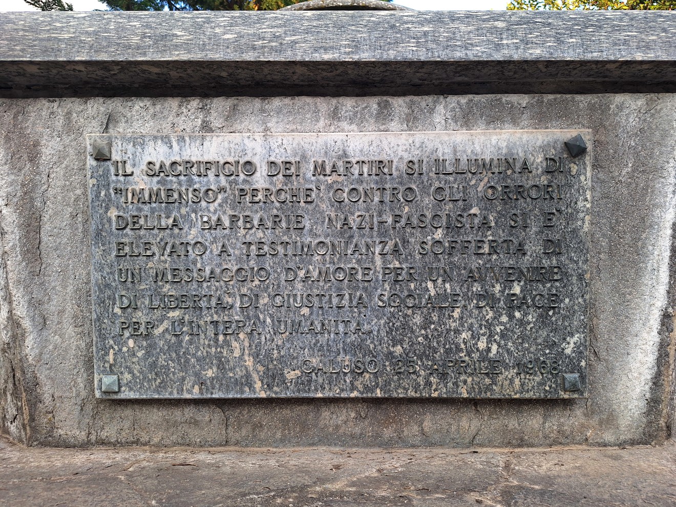 Fontana all'Eccidio di Arè, Comune di Caluso (TO), foto 1
