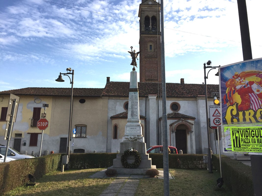 Monumento ai caduti di Vidigulfo, commemorazione e onore ai soldati per la loro eroica dedicazione.