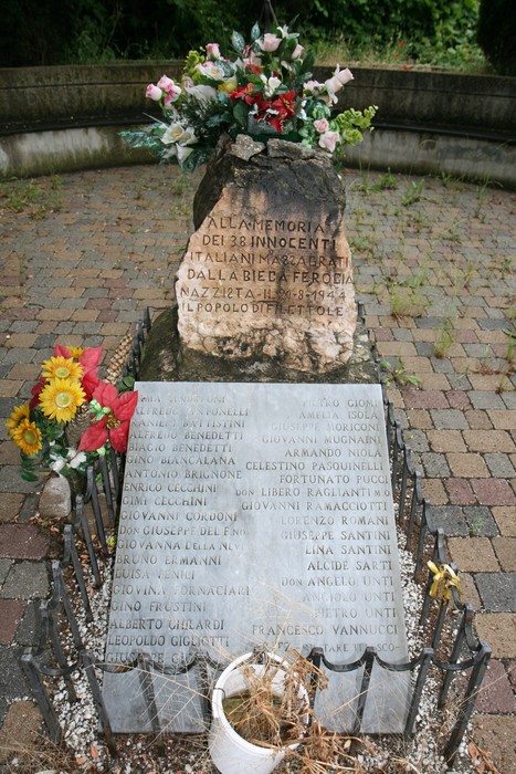 Monumento commemorativo situato a Ripafratta, in memoria delle vittime della guerra e della loro storia.