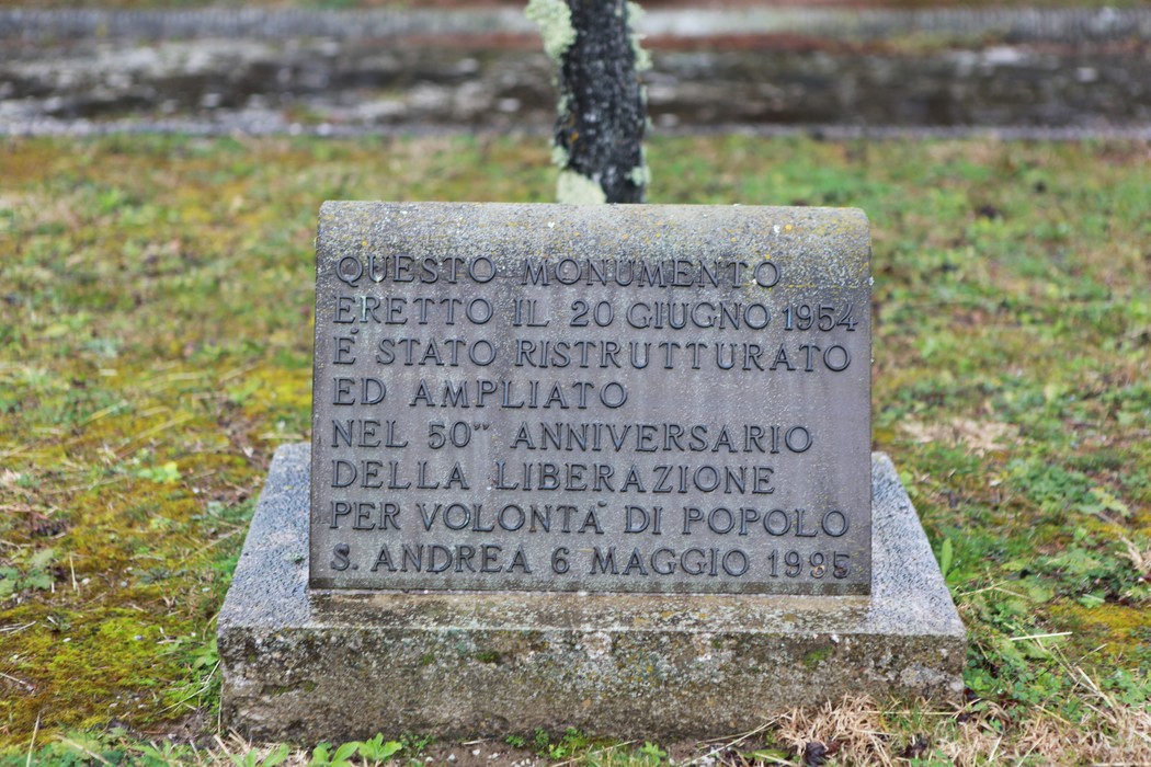Monumento commemorativo di Sant'Andrea, ristrutturato nel 50° anniversario della Liberazione.