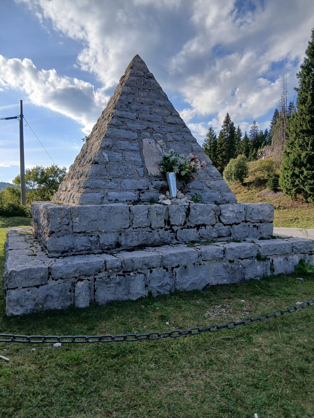 Monumento a Carlotto, Comune di Folgaria (TN), foto 1