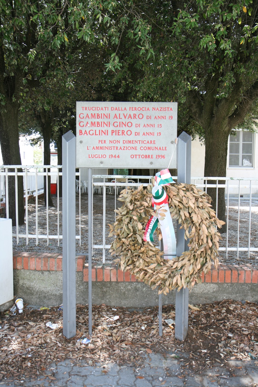 Lapide commemorativa per Gambini e Baglini, in ricordo delle vittime della ferocia nazista.