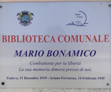 Targa della Biblioteca Comunale Mario Bonamico, dedicata a un combattente per la libertà a Padova.