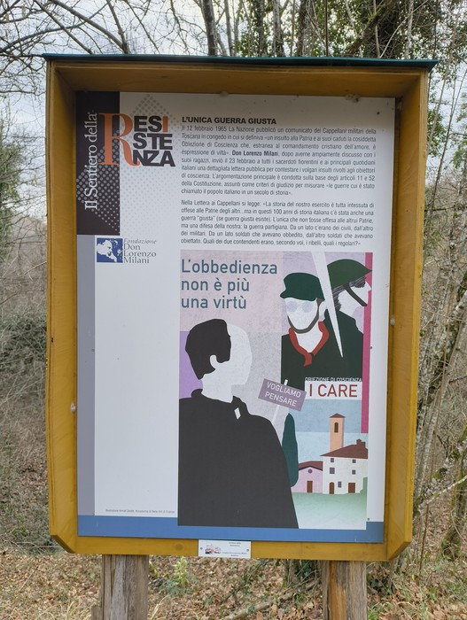 Descrizione del pannello informativo sul "Sentiero della Resistenza", con grafica e messaggi di riflessione sulla guerra.