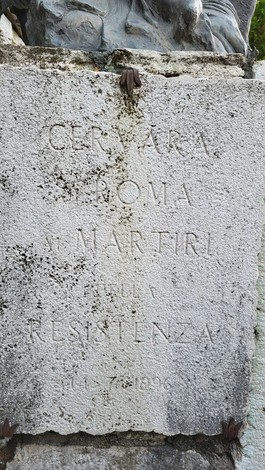 Monumento alla Resistenza, commemorazione dei martiri della lotta per la libertà e la dignità.