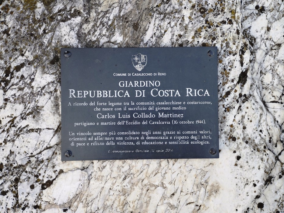 Monumento a Collado Martinez, dedicato al partigiano Costa Rican e simbolo di pace e resistenza.