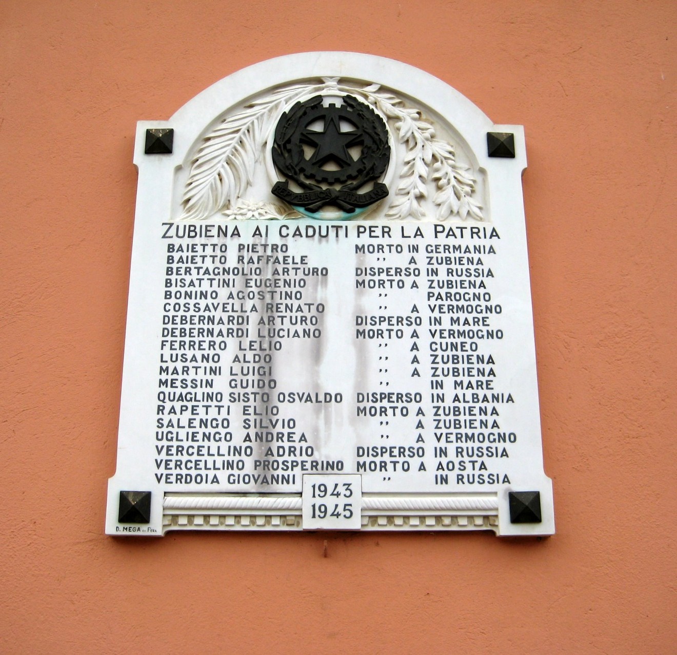Lapide commemorativa ai caduti di Zubiena, in onore dei soldati morti durante la Seconda Guerra Mondiale.