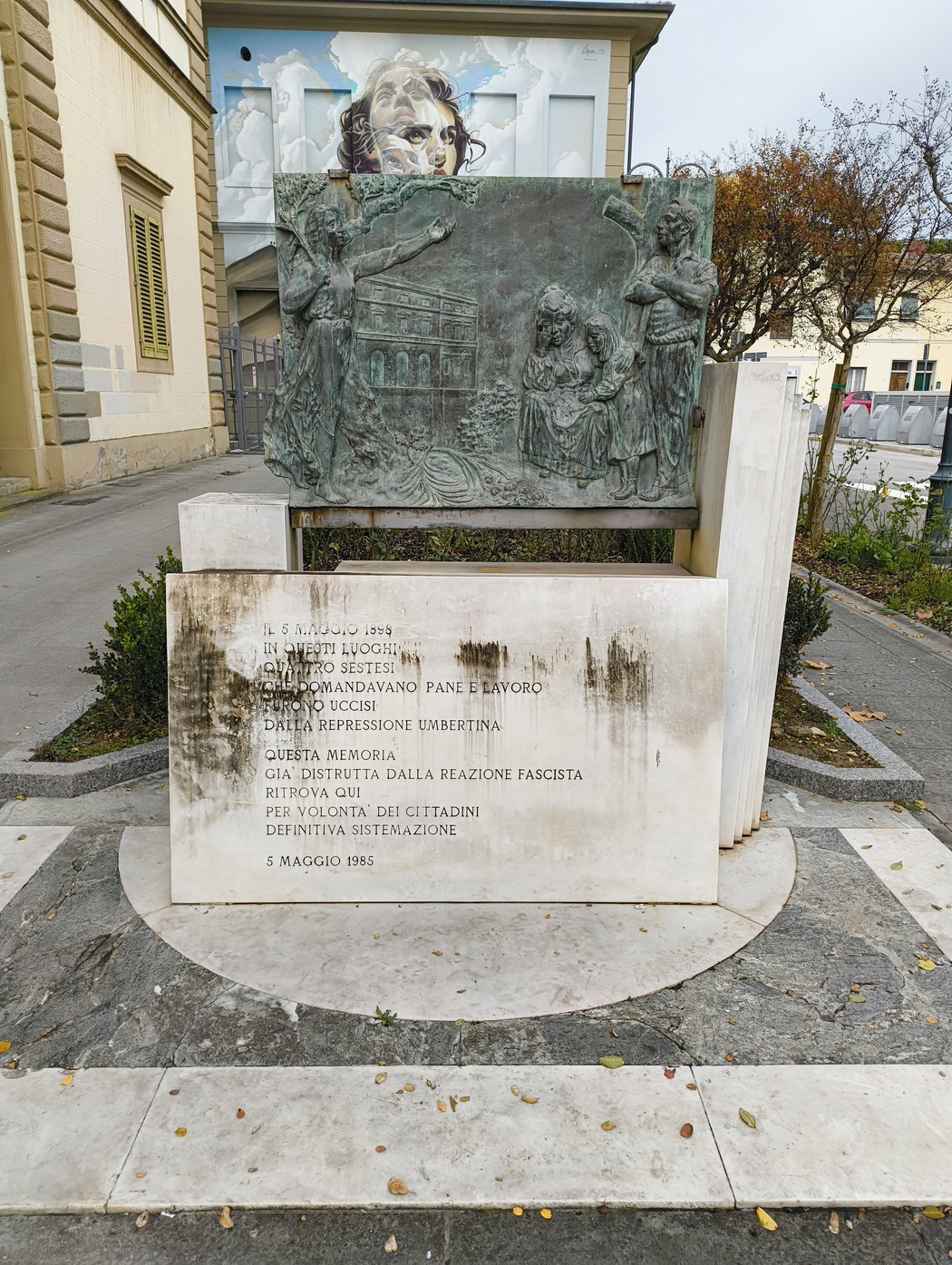 Monumento commemorativo dedicato alla rivolta popolare, simbolo di lotta e resistenza. 5 maggio 1895.