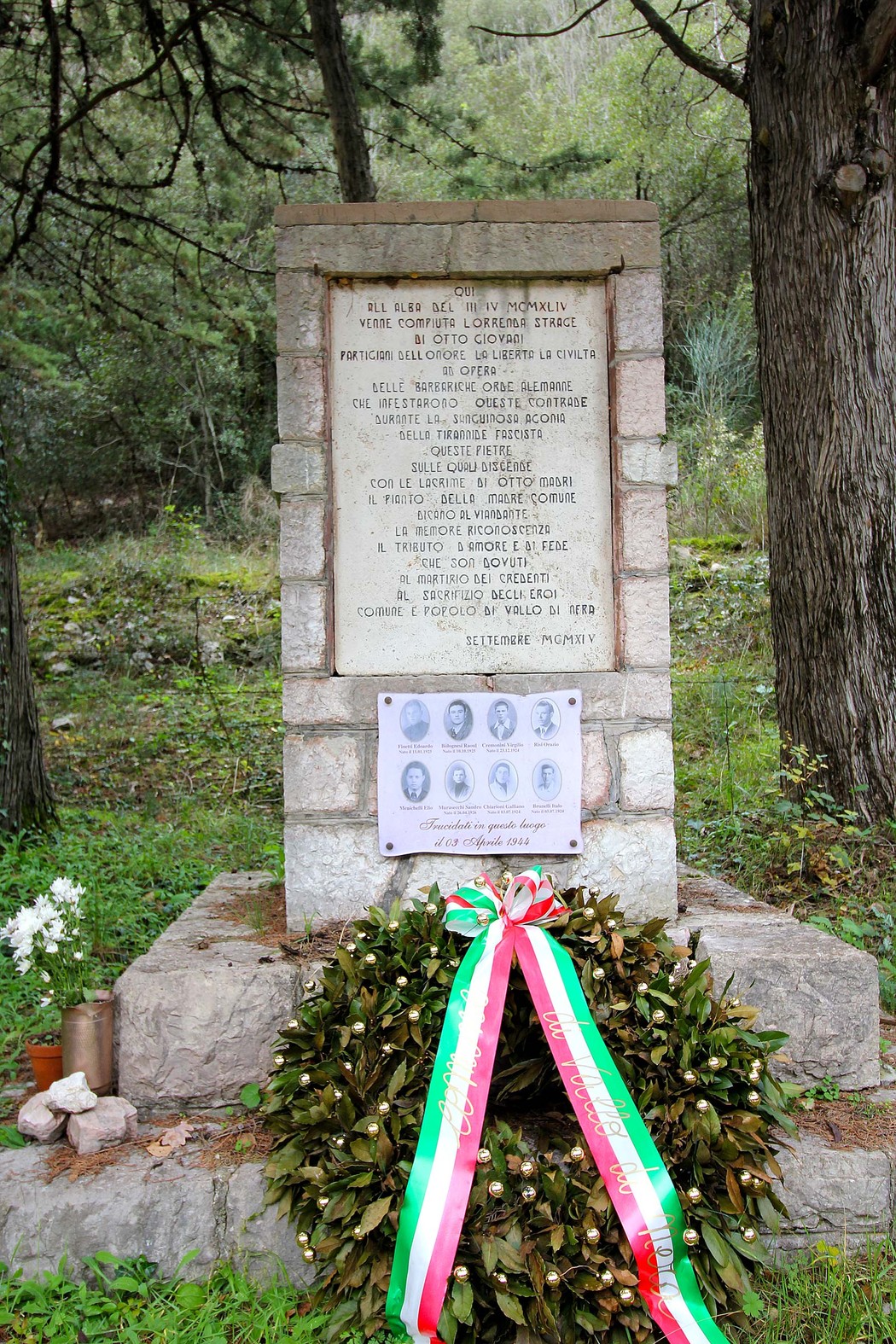 Monumento commemorativo per la strage di Piedipaterno, in memoria delle vittime del conflitto.
