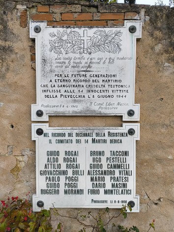 Lapide di Pievecchia, commemorazione del martirio e della Resistenza, con nomi dei caduti del 1944.