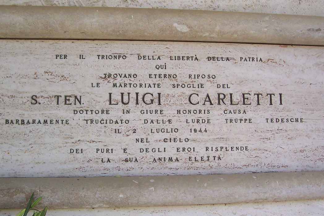 Sepolcro di Carletti, dedicato al Sottotenente Luigi Carletti, eroe della patria, decorato per valore.