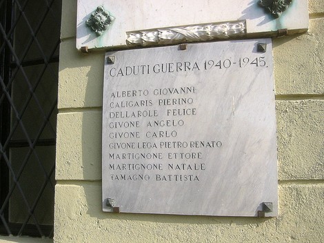 Lapide commemorativa ai caduti di Magnano, in memoria dei soldati della Seconda Guerra Mondiale.