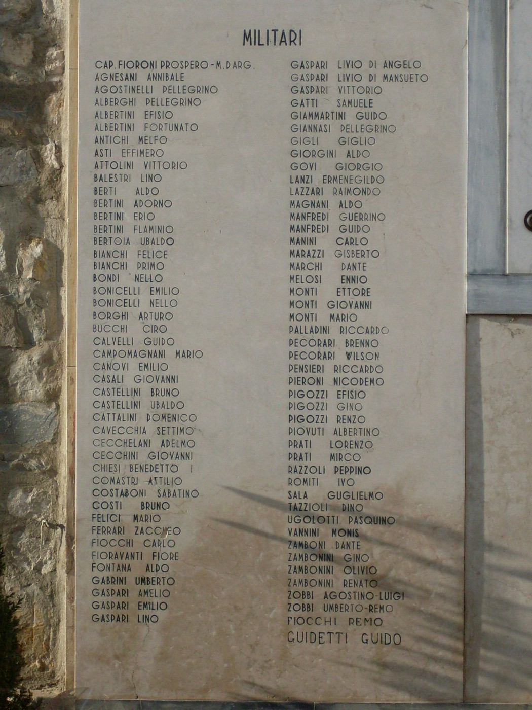 Monumento dedicato ai caduti di Villa Minozzo, in memoria dei militari e delle vittime delle guerre.