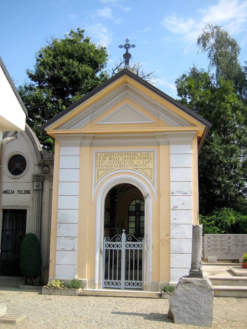 Sacrario dei caduti per la Libertà di Sala, un luogo di memoria e onore per i combattenti.