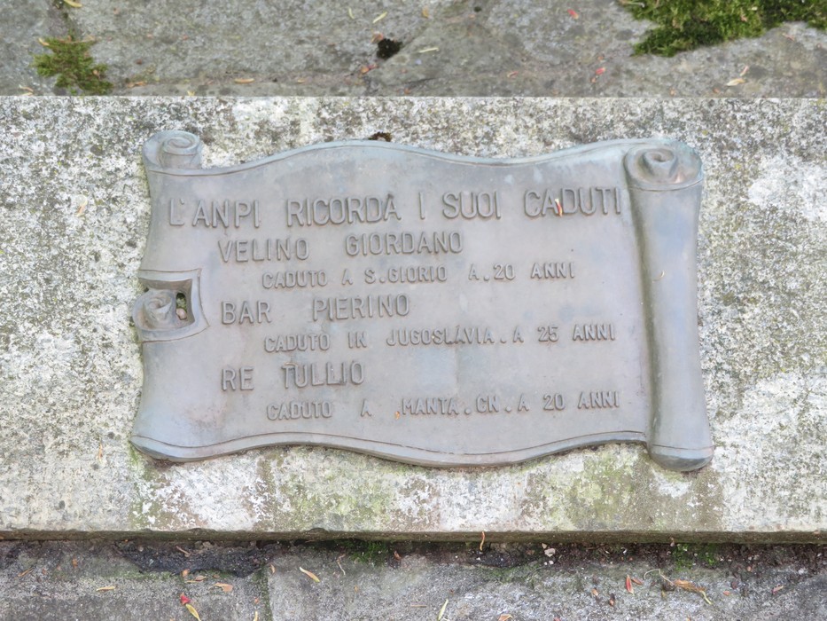 Monumento commemorativo ai caduti, situato nel Parco della Rimembranza, dedicato alla memoria dei soldati.