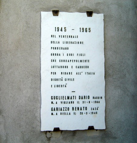 Lapidi commemorative ai caduti di Ponderano, in memoria dei combattenti per la libertà e la dignità civile.