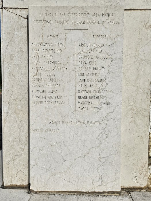 Monumento ai Caduti di San Giovanni in Croce, dedicato ai martiri che hanno sacrificato la vita per la patria.
