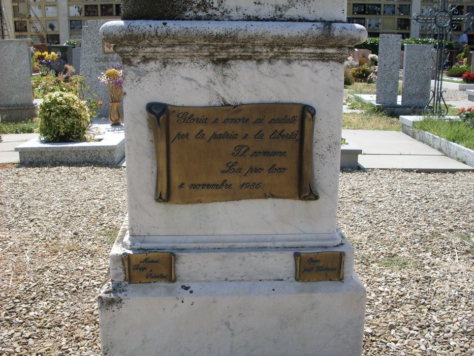 Monumento commemorativo ai Caduti di Scandiano, dedicato a chi ha dato la vita per la patria e la libertà.
