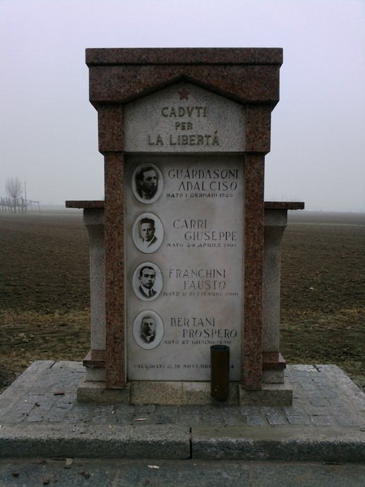 Monumento commemorativo dedicato ai caduti per la libertà Guardasoni, Carri, Franchini e Bertani.