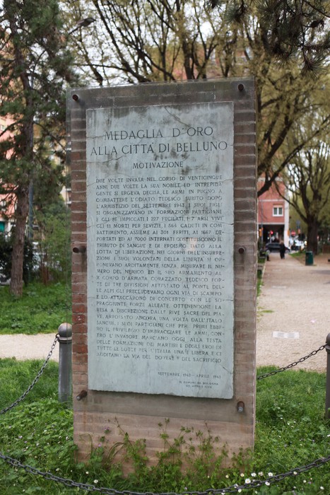 Monumento commemorativo dedicato ai partigiani emiliani e romagnoli situato in Veneto.