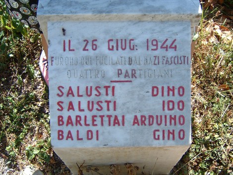 Cippo commemorativo ai partigiani di Gerfalco, in memoria dei coraggiosi caduti nel 1944.