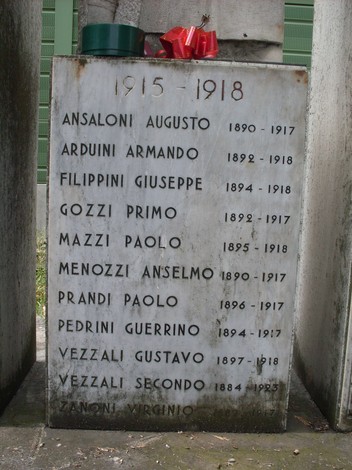Monumento ai Caduti di Villa Bagno, commemorazione per i caduti della Prima guerra mondiale.