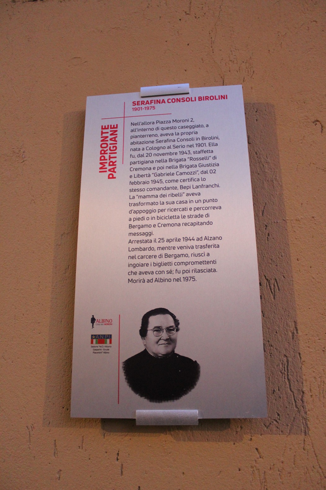 Immagine commemorativa dedicata a Serafina Consoli Birolini, attivista partigiana, con un breve racconto della sua vita.