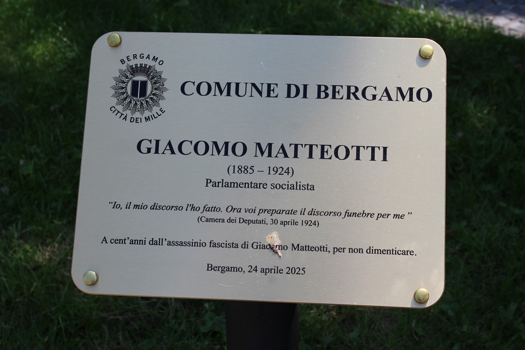 Targa a Matteotti, Comune di Bergamo (BG), foto 2