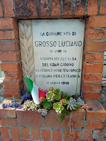 Lapide a Grosso, Comune di San Bartolomeo al Mare (IM), foto 1