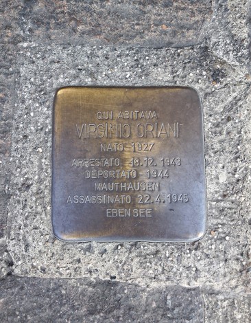 Pietra d'inciampo dedicata a Virgilio Oriani, memoriale che ricorda la sua storia e persecuzione.