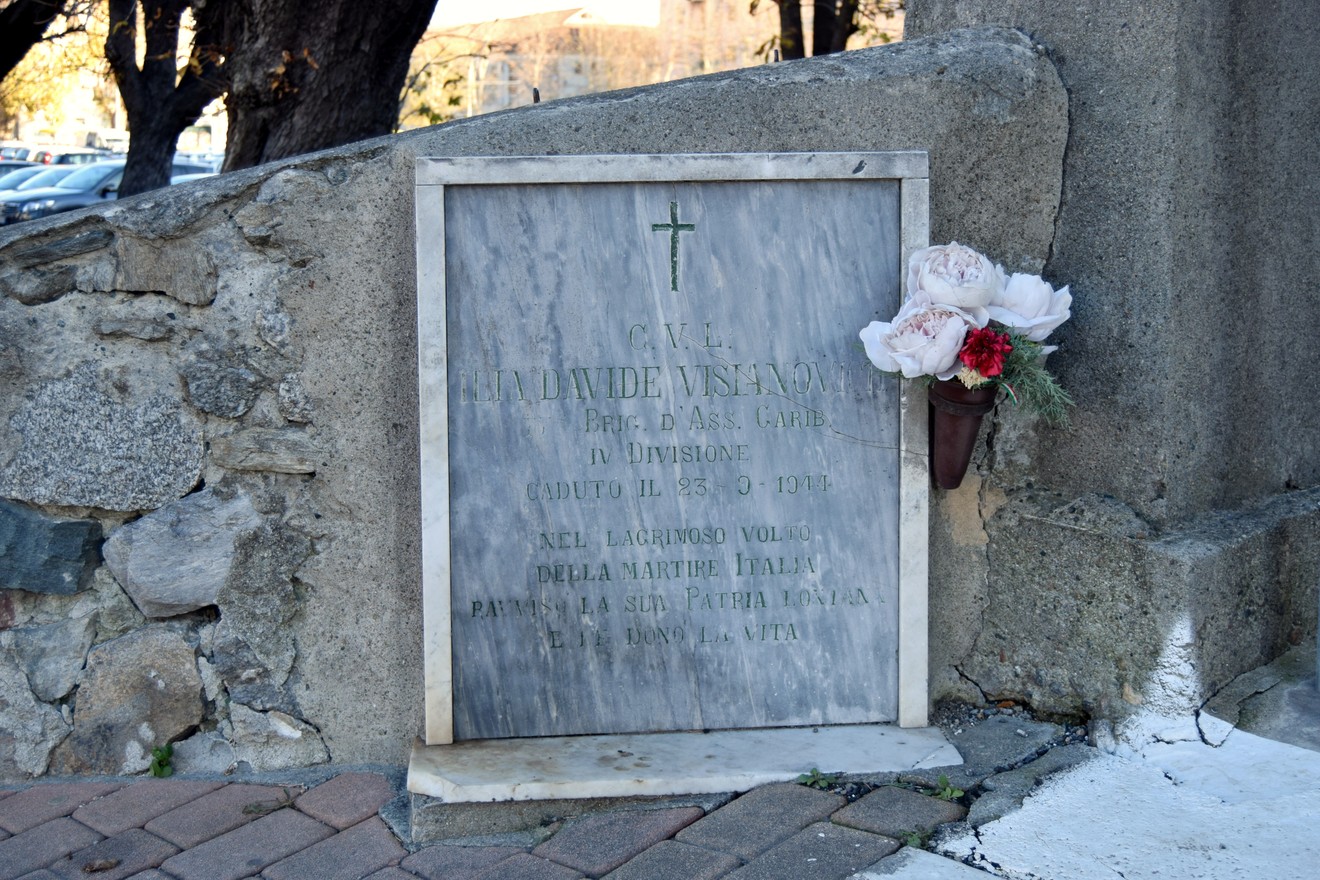 Lapide a Visianovich, Comune di Cuorgnè (TO), foto 1