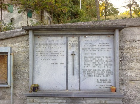 Monumento commemorativo dedicato ai caduti di Poiano, in onore delle vittime di guerre e conflitti.