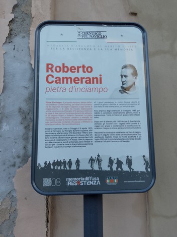 Pietra d'inciampo dedicata a Roberto Camerani, commemorazione della Resistenza e della memoria storica.
