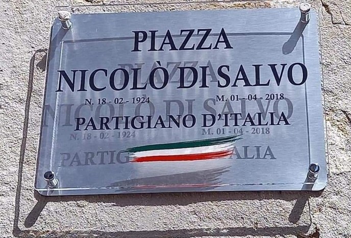 Lapide commemorativa dedicata a Niccolò Di Salvo, partigiano italiano.