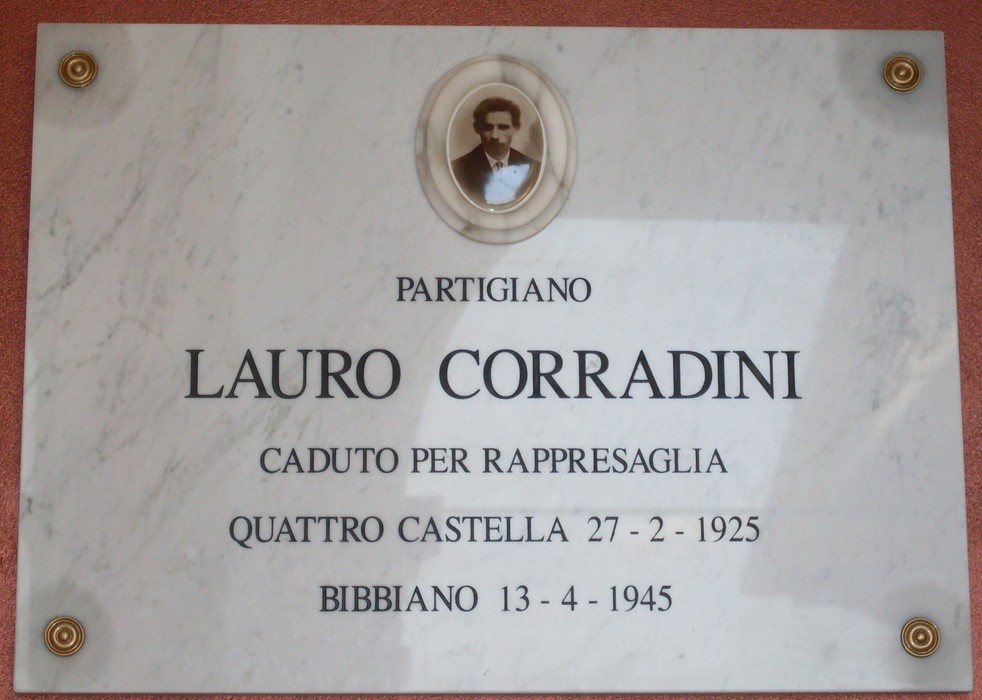 Placca commemorativa di Lauro Corradini, partigiano caduto per la libertà a Bibbiano.