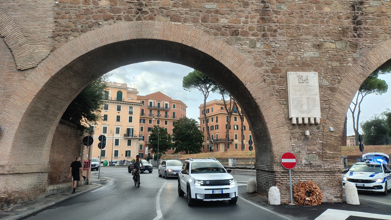 Lapide ai caduti delle Fosse Ardeatine di Giustizia e Libertà, Comune di Roma (RM), foto 3