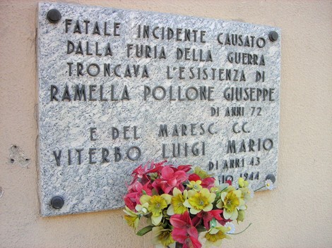 Lapide commemorativa dedicata alle vittime del conflitto a Ramella e Viterbo.
