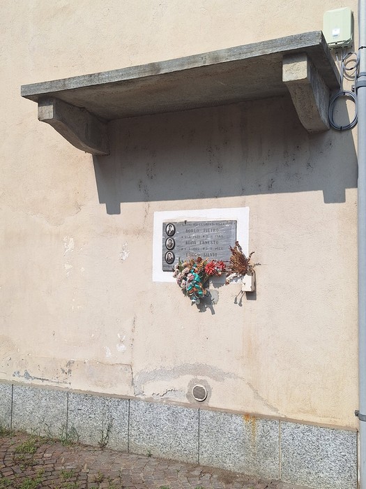 Lapide a Borlo, Biava e Lurgo, Comune di Rivarossa (TO), foto 3