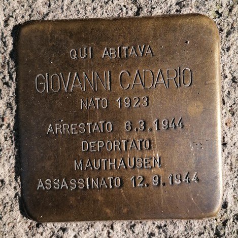 Pietra d'inciampo in ricordo di Giovanni Cadario, vittima dell'Olocausto, arrestato nel 1944.