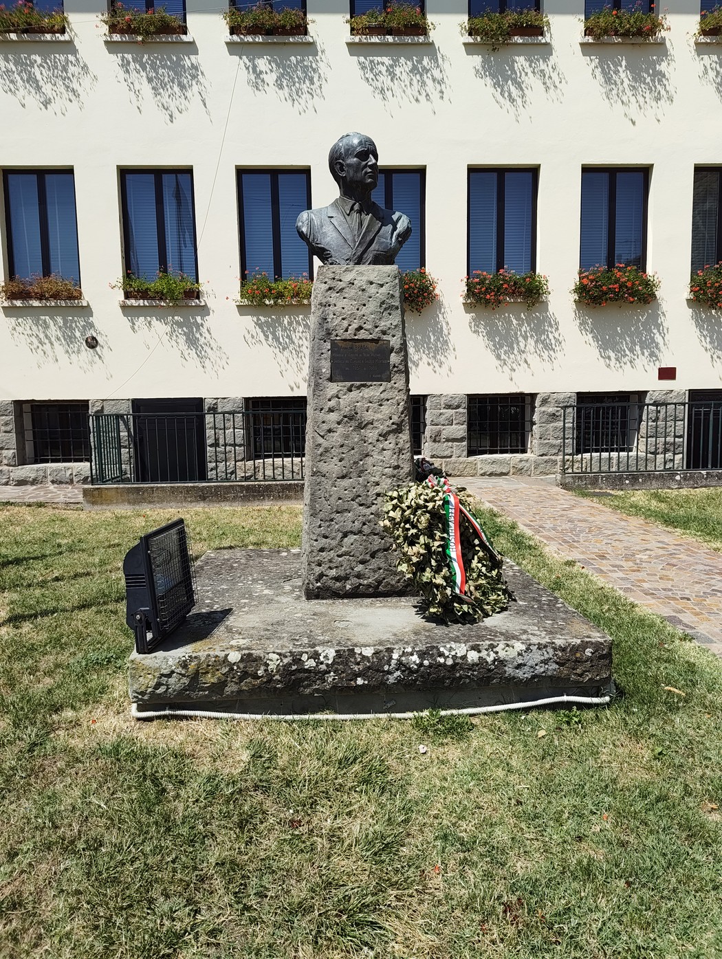 Busto a Brasa, Comune di Gaggio Montano (BO), foto 1