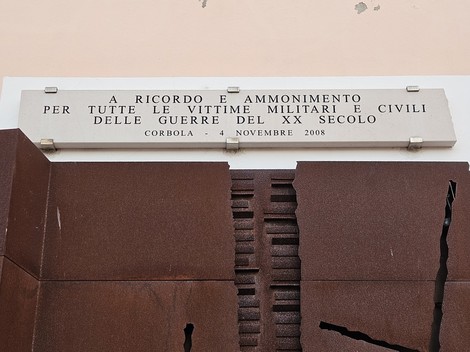Monumento alle Vittime militari e civili, Comune di Corbola (RO), foto 3