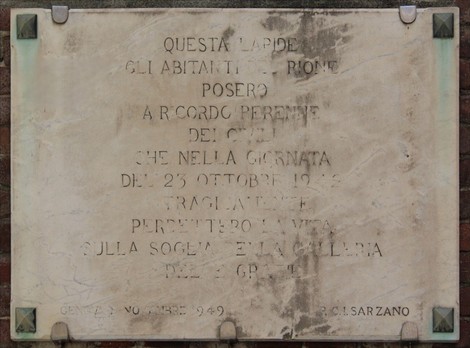 Lapidi commemorative per la tragedia delle Grazie, in memoria delle vittime dell'incidente.