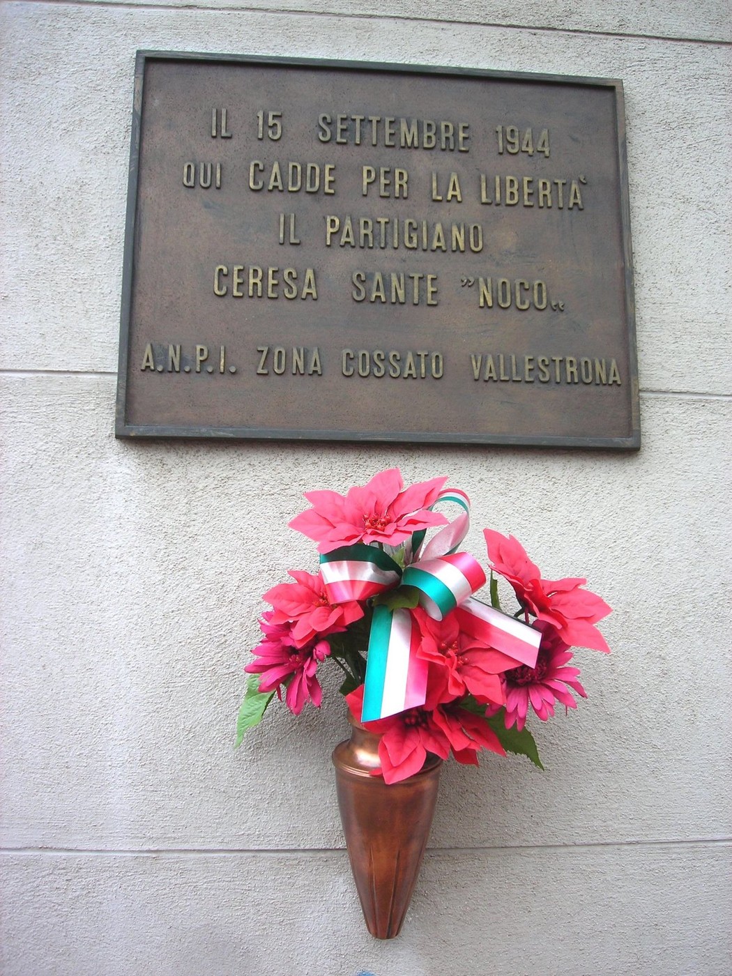 Targa commemorativa dedicata a Ceresa Sante, partigiano caduto per la libertà il 15 settembre 1944.