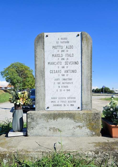 Cippo a Piotto, Maiolo, Marcato e Cesaro, Comune di Cadoneghe (PD), foto 2