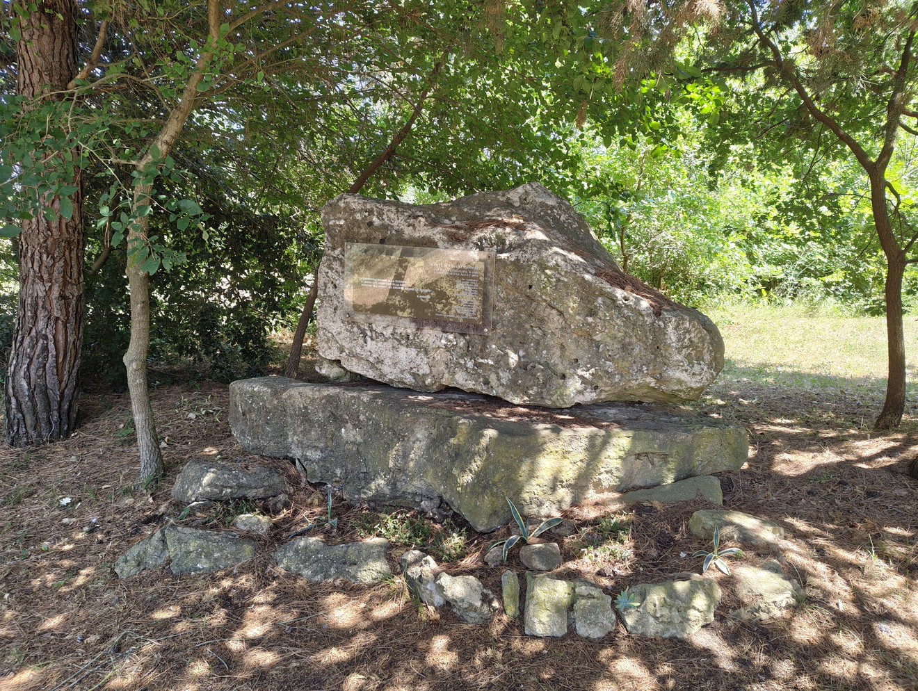 Monumento a Lorenzini e Martellacci, Comune di Montescudaio (PI), foto 1
