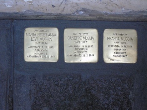 Pietre d'inciampo dedicate alla famiglia Muggia - Levi, commemorano le vittime della Shoah.