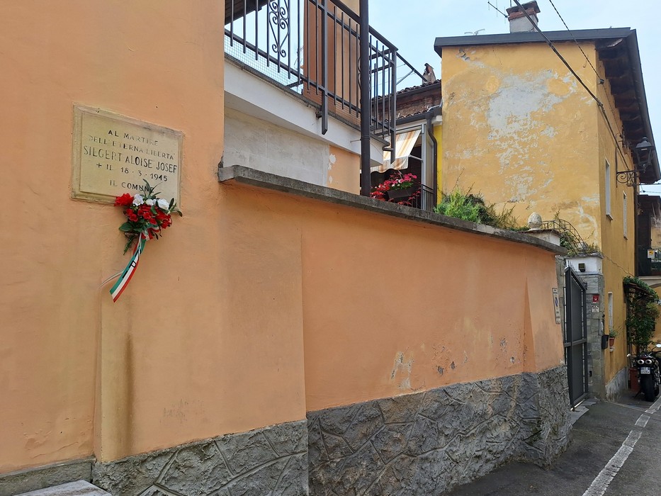 Lapide a Siegert e Aloise, Comune di Gassino Torinese (TO), foto 2